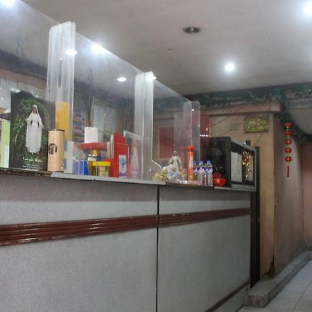 Oyo 1011 First Hotel 马尼拉 外观 照片
